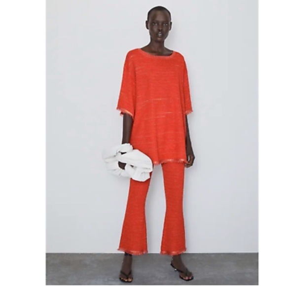 Zara Red With Gold Thread Textured Knit Sweater - Picture 1 of 5